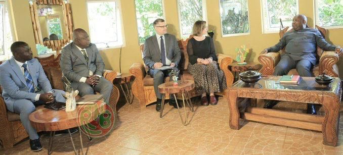JitMatOfficial's tweet photo. Upon their Arrival in Burundi, the delegation from American Partners @FacetPower, accompanied by the representatives from @JitMatOfficial, was graciously received in Audience by His Excellency, the President of the Republic of Burundi @GeneralNeva. https://t.co/h1gceQgJFC
