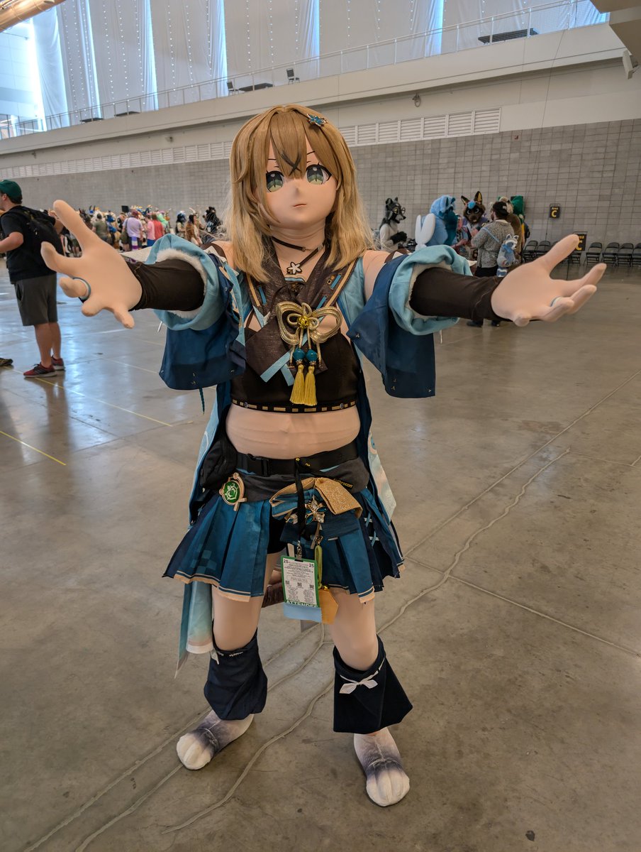 Kirara offers you a hug to start the week off~

#kigurumi #着ぐるみ