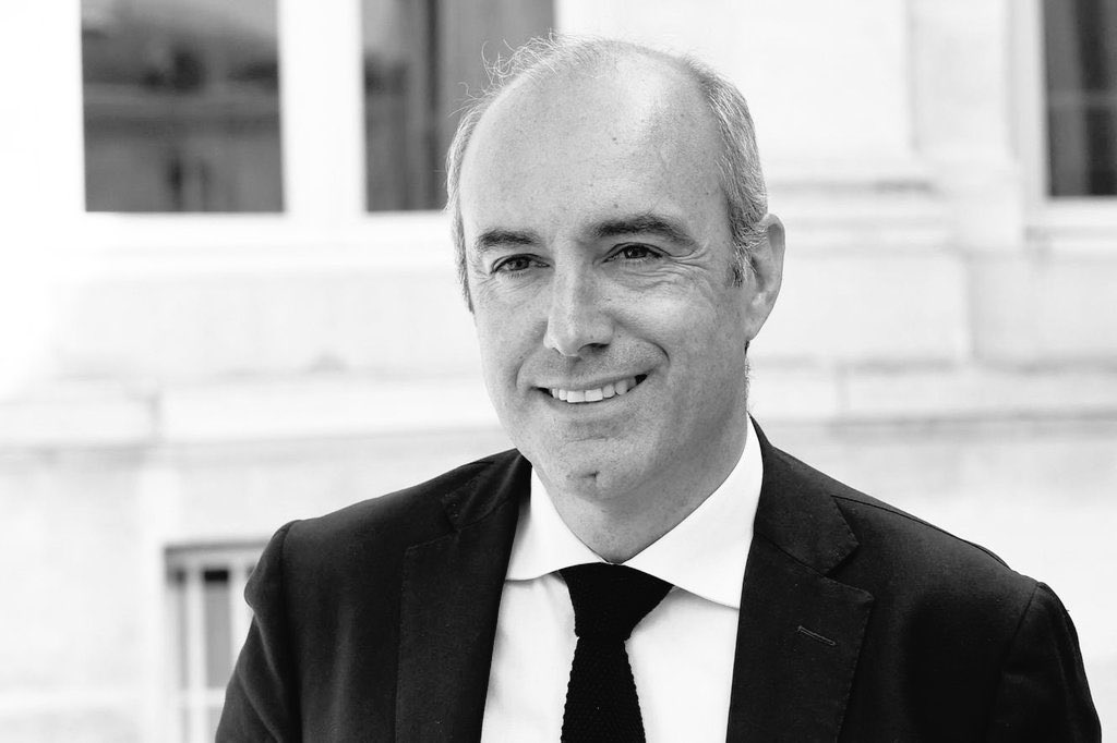 Olivier Marleix était de ces hommes qui font honneur à la République et à la représentation nationale.

Élu local, parlementaire, ancien Président de notre groupe à l'Assemblée : sa disparition laisse notre famille politique orpheline d'un homme d'État. Pensées à ses proches.