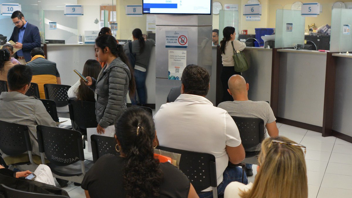 MigracionGuate's tweet image. #Extranjería | 📢 Aviso importante para personas extranjeras con residencia Permanente en Guatemala 🇬🇹
1/2 🧵