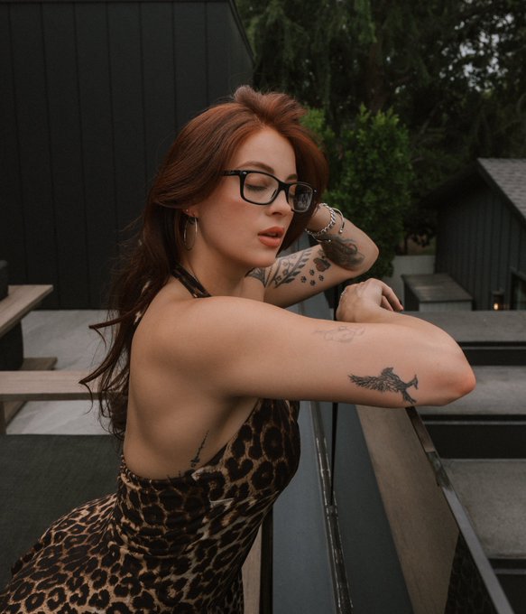 Watch Maddy May's leaked NSFW photo on TwXstars