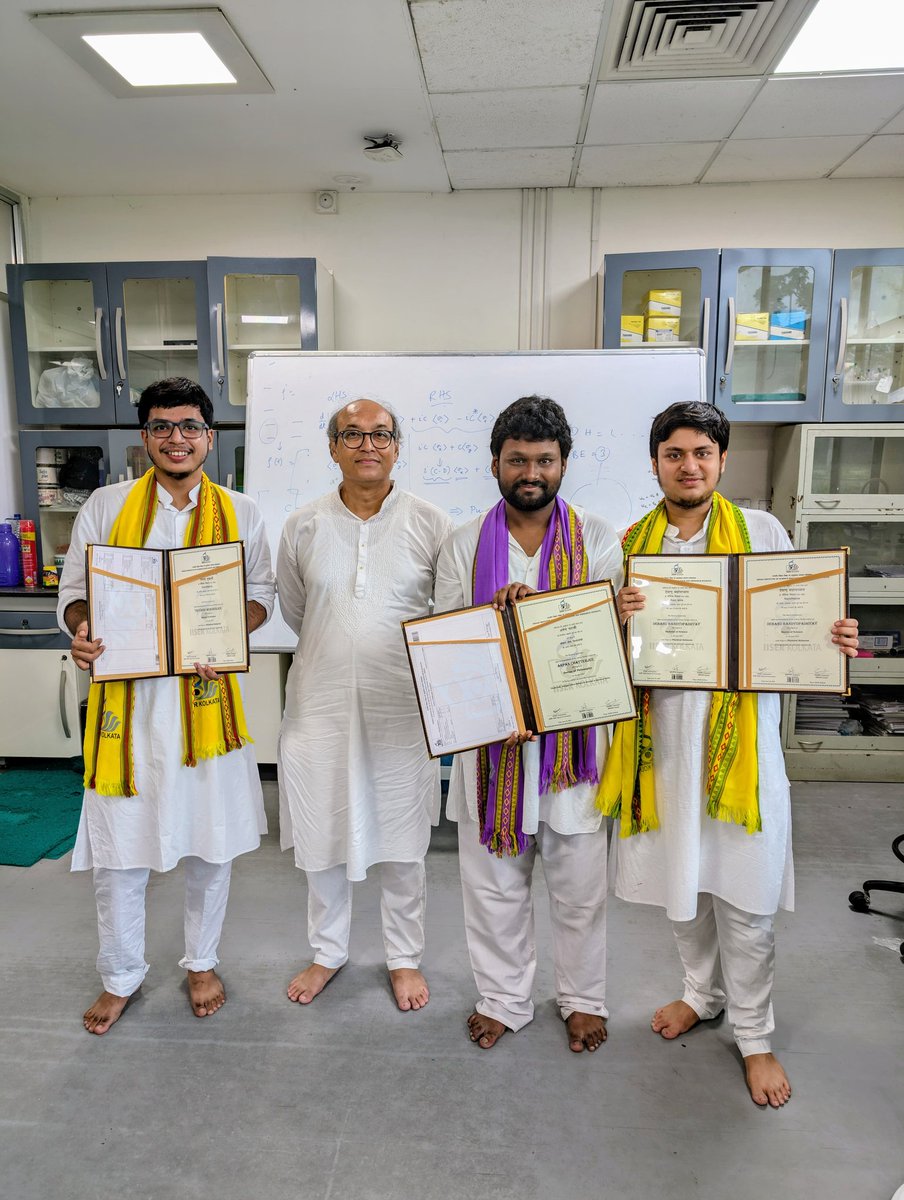 SpinLab_IISERK's tweet image. Proud moment for Spin Lab 

Congratulations to Dr. Arpan Chatterjee, Triyash Mukherjee, and Debanu Bandopadhyay on their convocation!

Convocation date: 24th June 2025

Wishing you all the best for what comes next.