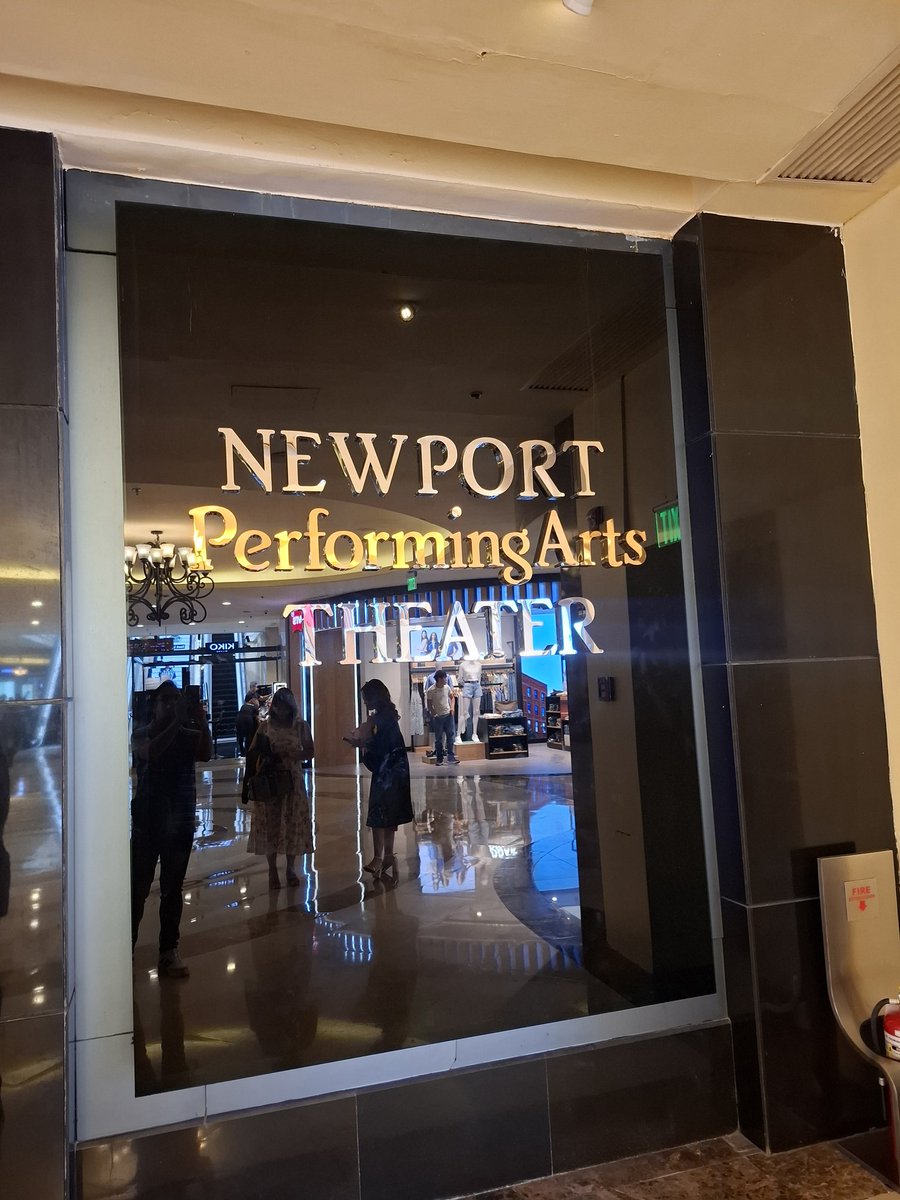 konOHanicOH's tweet image. Today's vibe. 🎓

@FEUAlabang

#randomshots