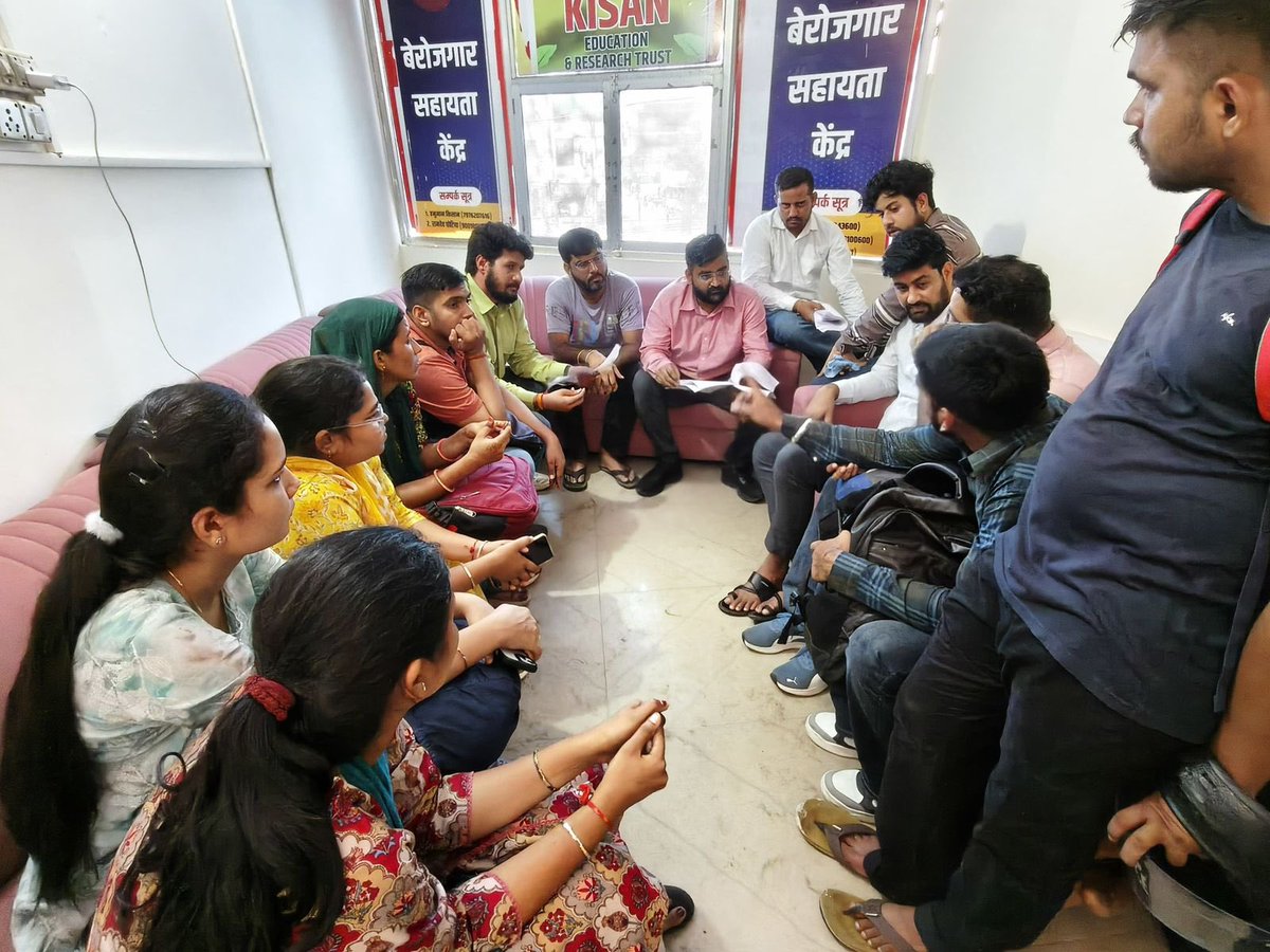 PAWAN KUDAL (@pawankudal2) on Twitter photo Mggs में विशेष शिक्षकों की नियुक्ति हेतु बड़े भाई हनुमान जी किसान का मार्गदर्शन मिला और आश्वासन दिया है की आपकी माँग जायज़ है और आपकी इस माँग को वे पूरा करवायेगें।सरकार से विनती है की mggs में विशेष शिक्षकों को नियुक्ति दी जाए<a href="/HANUMANKISAN/">HANUMAN KISAN</a> <a href="/RajCMO/">CMO Rajasthan</a> <a href="/madandilawar/">Madan Dilawar</a> <a href="/BhajanlalBjp/">Bhajanlal Sharma</a> Mggs में विशेष शिक्षकों की नियुक्ति हेतु बड़े भाई हनुमान जी किसान का मार्गदर्शन मिला और आश्वासन दिया है की आपकी माँग जायज़ है और आपकी इस माँग को वे पूरा करवायेगें।सरकार से विनती है की mggs में विशेष शिक्षकों को नियुक्ति दी जाए<a href="/HANUMANKISAN/">HANUMAN KISAN</a> <a href="/RajCMO/">CMO Rajasthan</a> <a href="/madandilawar/">Madan Dilawar</a> <a href="/BhajanlalBjp/">Bhajanlal Sharma</a>