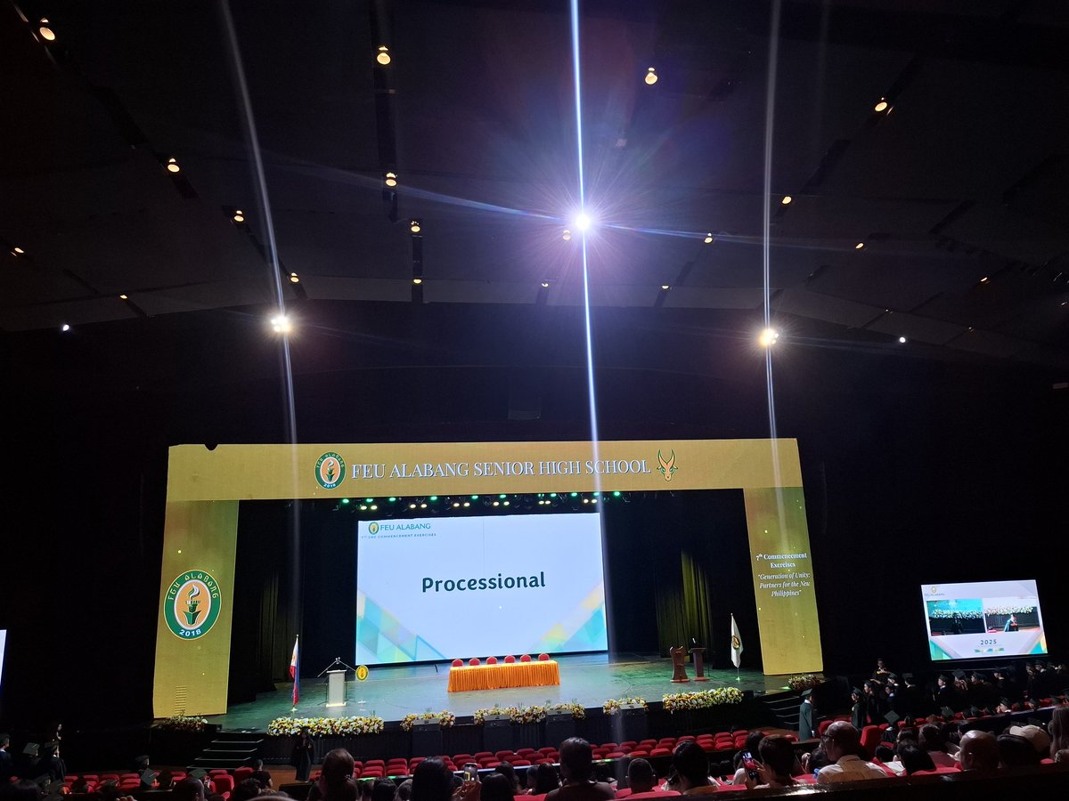 konOHanicOH's tweet image. Today's vibe. 🎓

@FEUAlabang

#randomshots