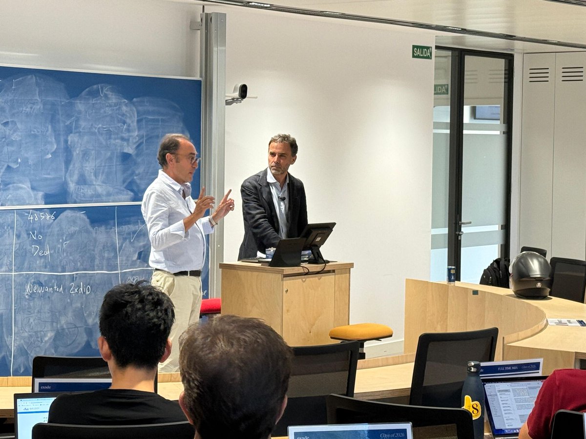 📌Nuestro socio Fede Segura fue ponente en el curso #EntrepreneurialFinance del #MBA de <a href="/Esade/">Esade</a>, compartiendo claves jurídicas y financieras para emprendedores y business angels.
Gracias a #Esade por la invitación.
Desde #RocaJunyent, seguimos impulsando talento e innovación.