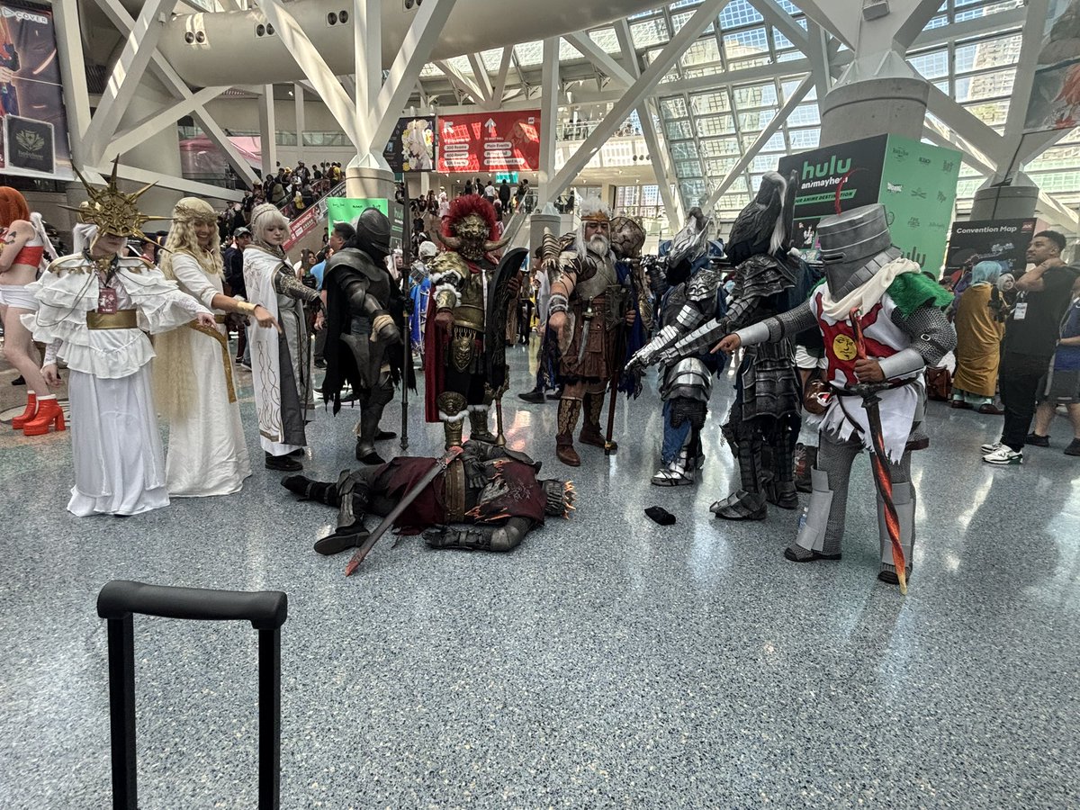 QuantumCore06's tweet image. Since Anime Expo ran out of space for cosplay meetups, @sai_myguy and I wanted to organize a last minute fromsoft cosplay meetup
Thank you everyone that was able to participate and hopefully there’s an official meet next time. It was fun 😊
#DarkSouls #eldenring #bloodborne