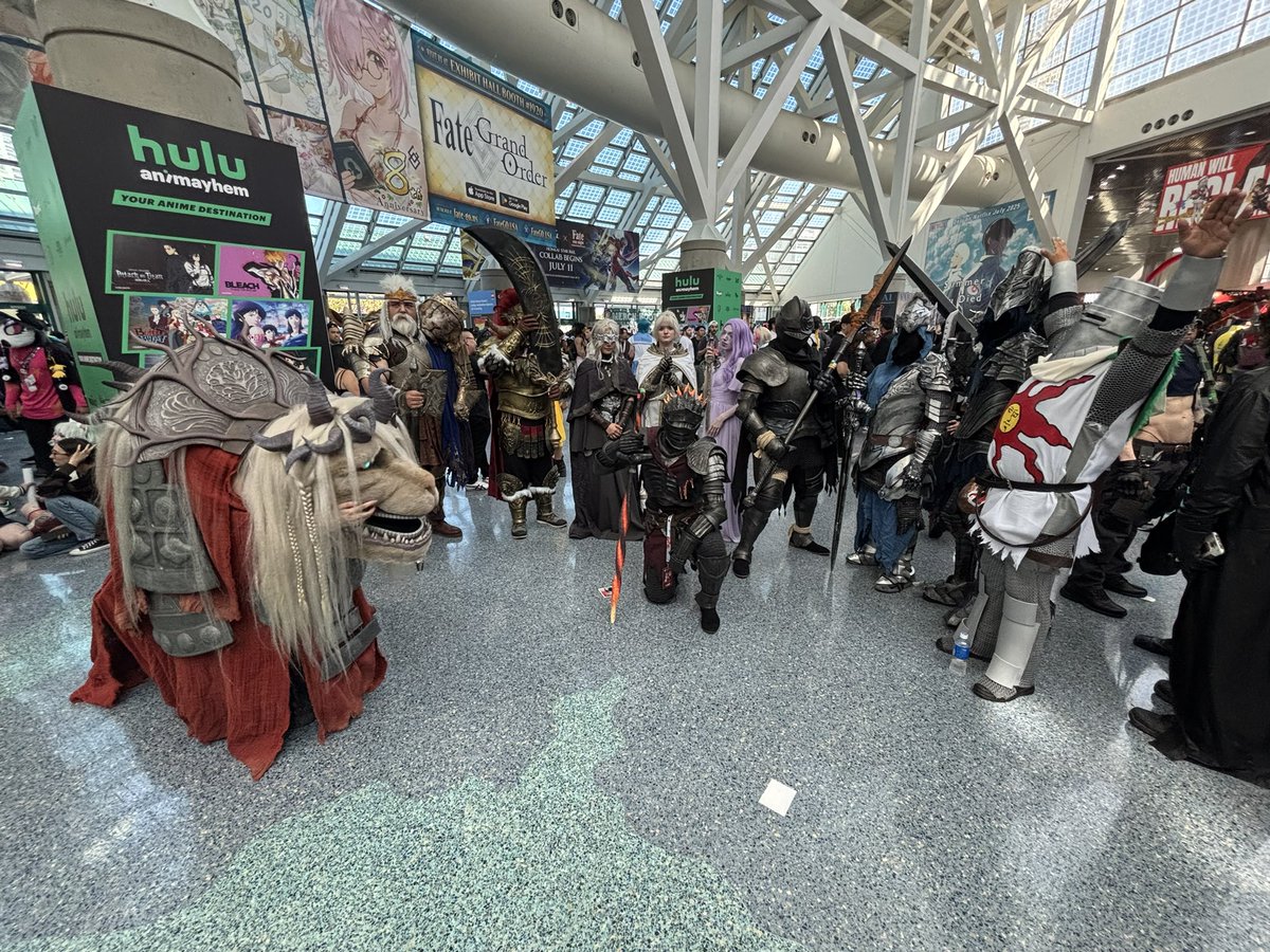 QuantumCore06's tweet image. Since Anime Expo ran out of space for cosplay meetups, @sai_myguy and I wanted to organize a last minute fromsoft cosplay meetup
Thank you everyone that was able to participate and hopefully there’s an official meet next time. It was fun 😊
#DarkSouls #eldenring #bloodborne