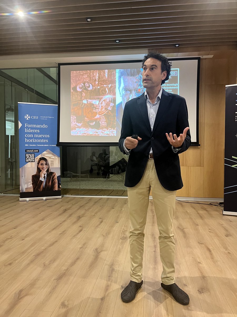 Sobre IA en la dirección de proyectos con el #diraca ⁦<a href="/CJPampliega/">Carlos Pampliega PMP</a>⁩ #DIRPROCYL