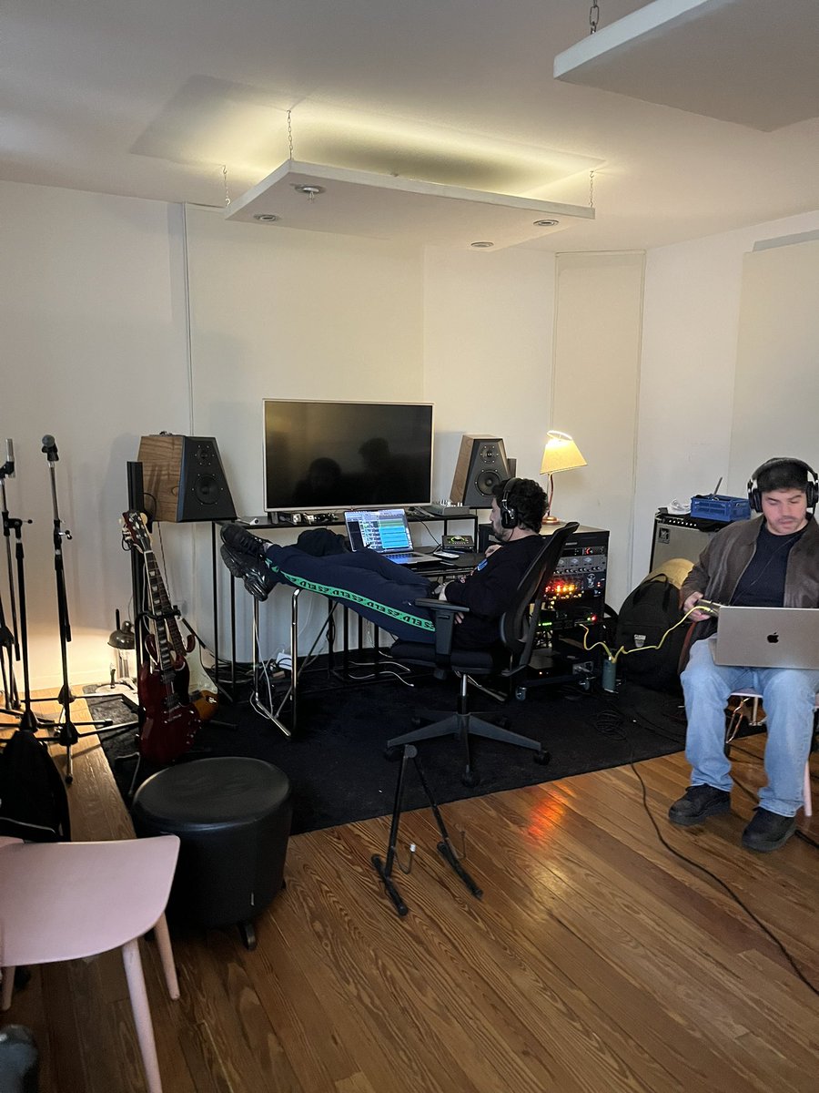 joystickjtk's tweet image. ÁLBUM 4