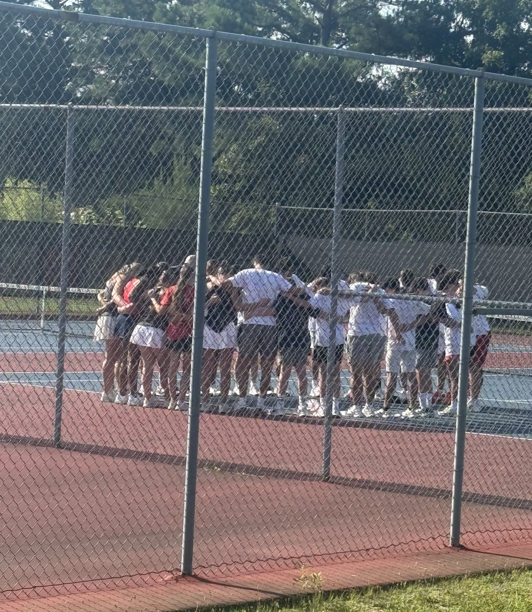 Pray together. 
Stay together. 
Win together. 

Best way to start the first day back from dead period! ❤️🎾💙