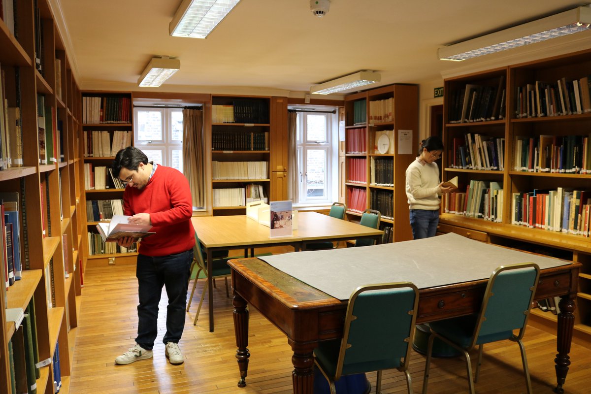 TheEES's tweet image. #Students can access our #Library in London for 🆓
Visit us this summer for a quiet place to study surrounded by Egyptological volumes.
📍3 Doughty Mews, London, WC1N 2PG
📅Monday, Tuesday, Wednesday and Friday
⏰10:30-16:30 (Lunch closure 12:30-13:00)
ℹ️ees.ac.uk/collections/li…