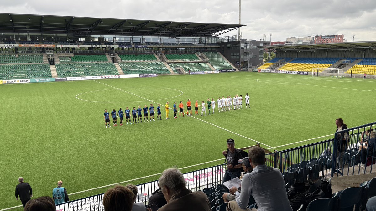 jkakonen's tweet image. Jyväskylän jalkapalloklubi football club Jyväskylä on saapunut Veritakselle Ykkösen mittelöön takaisin kärkeen hamuavan Inter/2:n vieraaksi. &quot;Keksivätkö kettupaidat keinon estää sinimustien maalijuhlat?&quot; Olympiakatsomon lauteilla pohditaan. #FCInter2 #JJK #Ykkönen