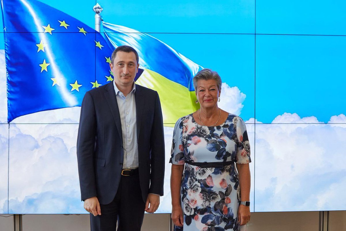 Міністерство національної єдності України (@unity_gov_ua) on Twitter photo 🤝🇪🇺 Олексій Чернишов <a href="/UAChernyshov/">Oleksiy Chernyshov</a> привітав Ілву Йоганссон <a href="/YlvaJohansson/">Ylva Johansson</a> із призначенням Спеціальним представником ЄС з питань українців
Докладніше за посиланням: cutt.ly/CrY1MC8M 🤝🇪🇺 Олексій Чернишов <a href="/UAChernyshov/">Oleksiy Chernyshov</a> привітав Ілву Йоганссон <a href="/YlvaJohansson/">Ylva Johansson</a> із призначенням Спеціальним представником ЄС з питань українців
Докладніше за посиланням: cutt.ly/CrY1MC8M