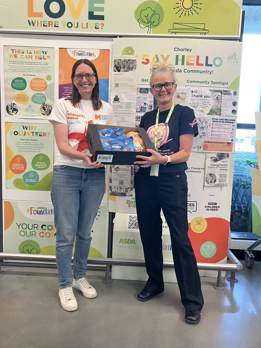 A big thank you to Lucia Taylor, Community Champion at <a href="/asda/">Asda</a>, Chorley for kindly donating chocolate treats to our Children’s Ward for #WorldChocolateDay! 🍫🧡

The treats brought lots of smiles to our young patients at <a href="/LancsHospPaeds/">Paediatrics</a> 🥰

Thank you, your kindness means so much!
