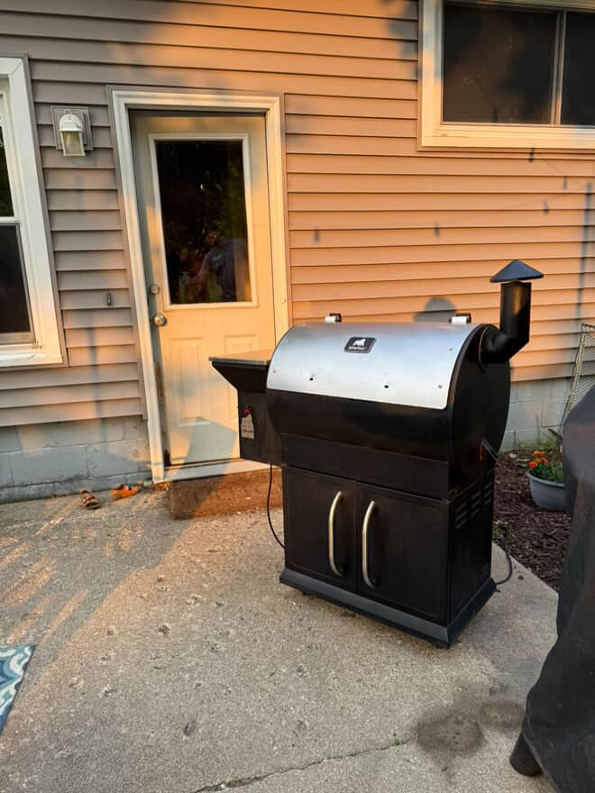 barkeeperfriend's tweet photo. Get your grill on this summer on a clean grill! Check out this AMAZING BKF transformation from B&amp;T BBQ on Instagram! 🤩🍔 ✨ https://t.co/6K0D5qj3x2