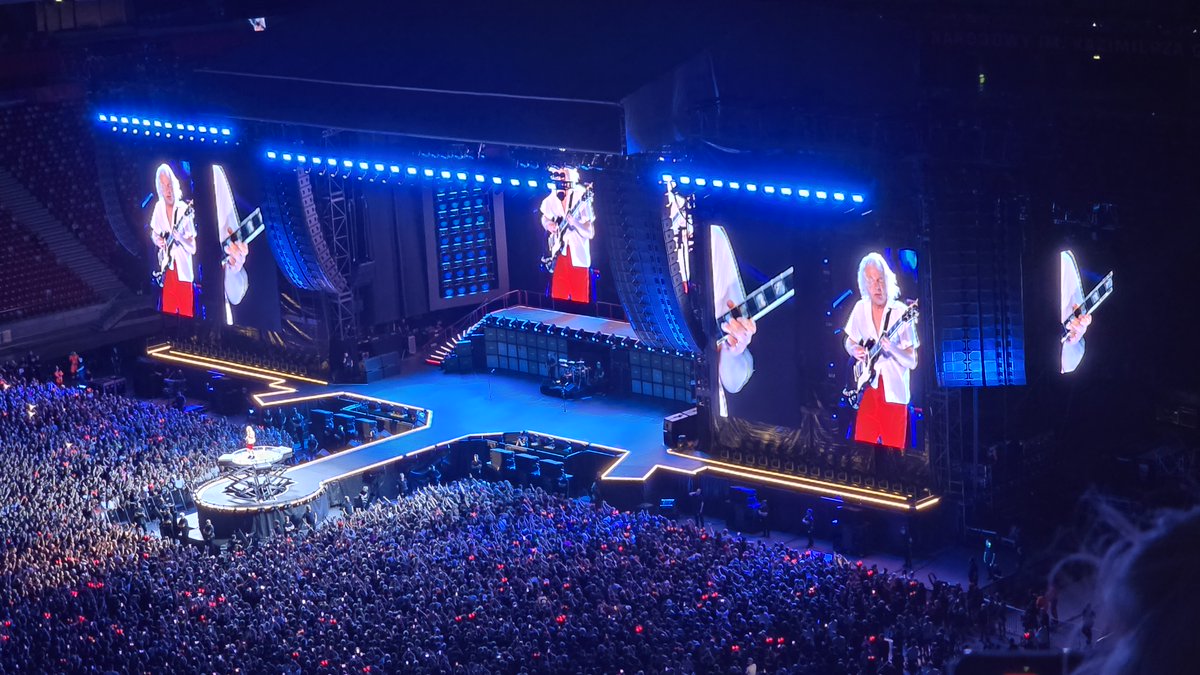 Marc_MRW's tweet photo. Am Wochenende nahm ich die wahrscheinlich die letzte Gelegenheit wahr AC/DC live zu sehen! Nicht nur dafür lohnte sich ein Trip nach Warschau. https://t.co/f2JdABXOIH