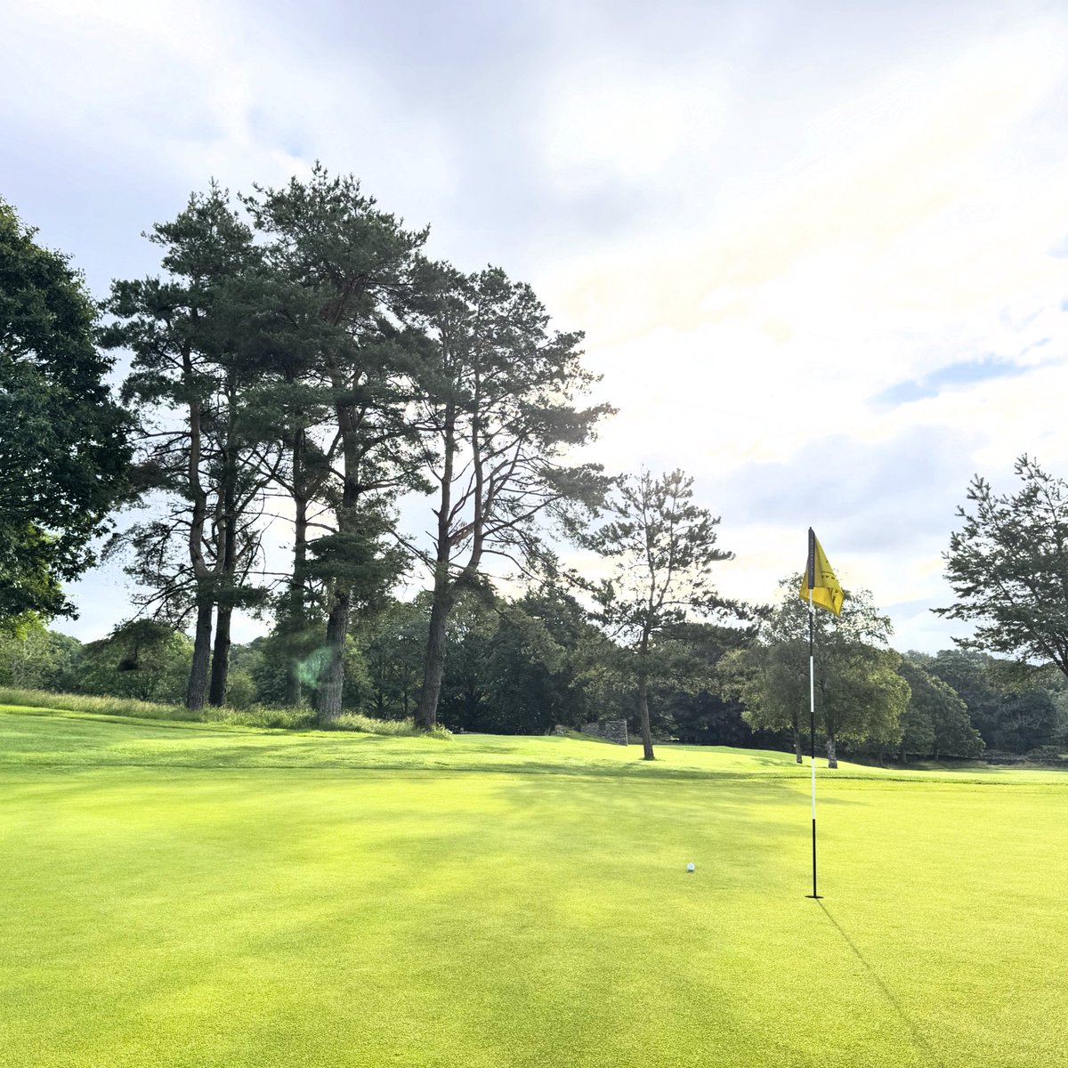 WindermereGolf's tweet image. Overcast conditions this morning but it’s turned into a stunning day in Windermere. ☀️ 

🙌🏻 Looks like there’s more to come this week with a great weather forecast. ⛳️ ☀️ ☀️ ☀️ 👍 

#monday #lookinggood #sun #moretocome