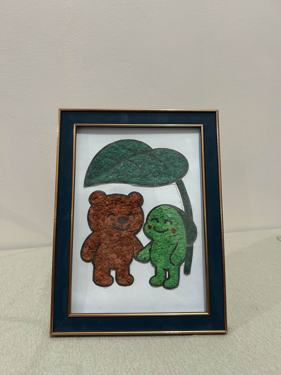 My <a href="/bears_salmon/">Bears and Salmon</a> in frame. 🐻🐟💚