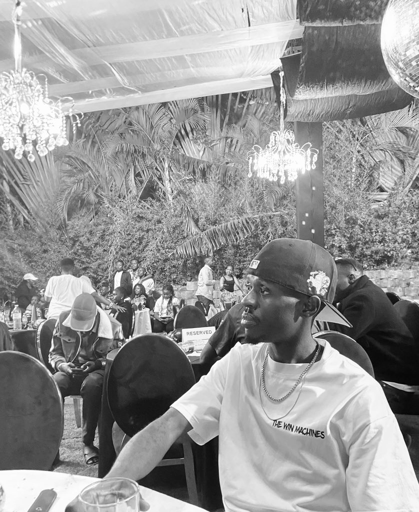 Mc_wakayima's tweet image. Kick off your week with a cold one! 🍻 Join us at De Cave bar🔥for Monday vibes, great drinks, and good times! #PremeireMondays #BarLife #Thewinmachines