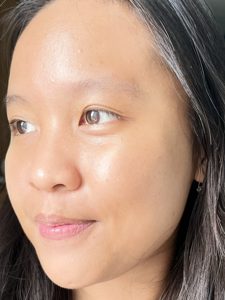 glow serum yang hasilnya beneran ✨glow✨ gak overclaim! sekaligus bantu memudarkan bekas jerawat ☝🏻☝🏻