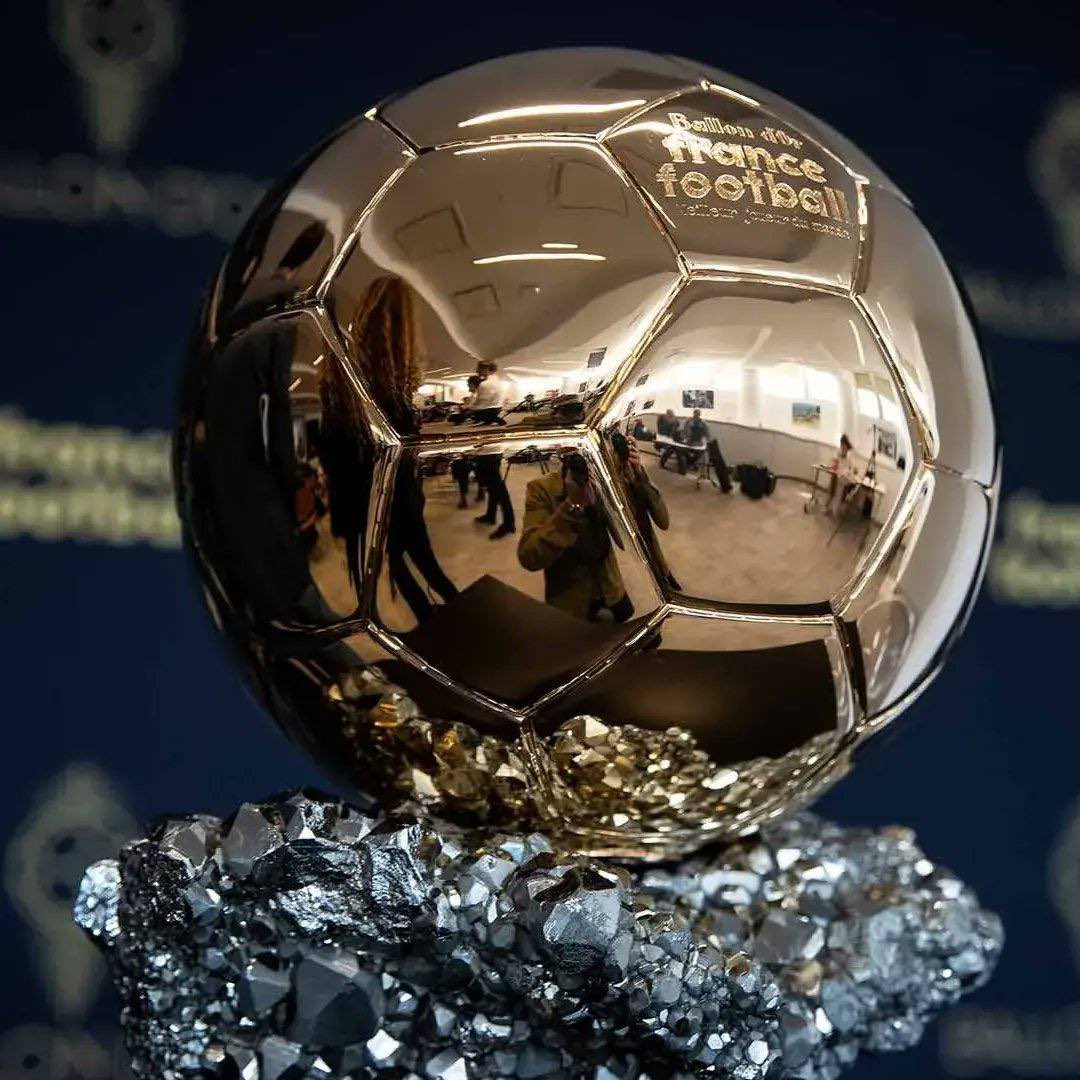 USMinsights's tweet photo. 🚨 ⚽️ 🏆🔥 Updated Ballon d’Or odds after last night: 🤞🏻 🤞🏻 

1️⃣ Dembélé – 77.5% 🔥
2️⃣ Lamine Yamal – 25% 🌟
3️⃣ Vitinha – 11.1%
4️⃣ Mbappé – 5.9%
5️⃣ Salah – 4.8%
6️⃣ Kvaratskhelia – 2.9%
7️⃣ Raphinha – 2.9%
8️⃣ Donnarumma – 2.0%
9️⃣ Doué – 1.5%
🔟 Pedri – 1.5%
⚽️ Cristiano Ronaldo – 1.2%

#BallonDor #Dembélé #Yamal #Mbappe #Salah #Ronaldo #Football #GOAT #BreakingNews #WWIII #TrendingNow #CR7 #Soccer #ClubWorldCup