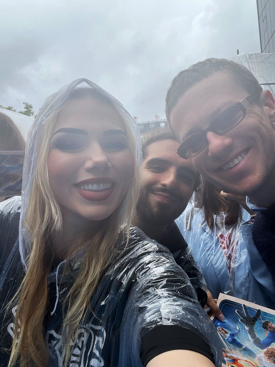 Photos avec Pedro Pascal, Ebon Moss-Bachrach et Joseph Quinn avant la conférence de press pour Les 4 Fantastiques Premier Pas 😍 Un moment inoubliable merci d’avoir rendu ça possible <a href="/DisneyFR/">Disney</a> <a href="/allocine/">AlloCiné</a> <a href="/MarvelFR/">Marvel FR</a> 🙏🏻. Bien évidemment merci aux ACTEURS ❤️.