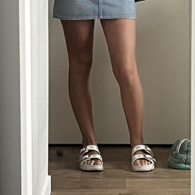lu513078's tweet photo. Send dm Venez dm demandez moi ce que vous voulez et on s’arrange photo de pied vidéo de pied #NouvellePhotoDeProfil #feet #legs #feetpics #feetfetısh #feetpic #footfetısh #footjob #soumis #moneyslavesfr #moneyslave #sendmoney #pics #feetlovers #pedicure #footfetısh #feetlicking https://t.co/ttchVYn6OZ