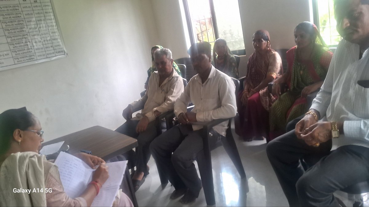 ખોડાદા ગામે આગેવાનો સાથે બેઠક કરી, તમામ ખેડૂત ખાતેદારોની ખેડૂત નોંધણી વહેલી તકે કરાવવા બાબત સમજૂત કરવામાં આવ્યા.