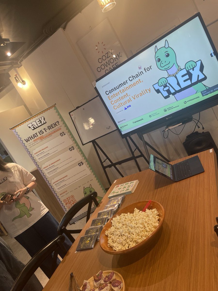 Shimal2i_eth's tweet image. Taipei @TREX_chain 🇹🇼 tour has end!!
Cutie  @blockjengirl  is doing very nice with @gemmadegem  !!!
 T-rex around asia !!!! 🦖🦖 
See you in our next station I will he there 🇲🇾