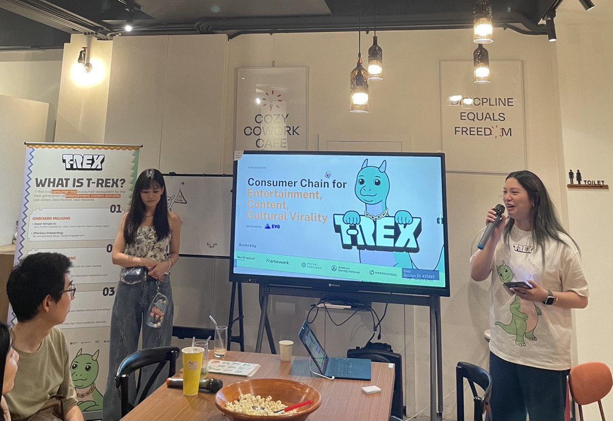 Shimal2i_eth's tweet image. Taipei @TREX_chain 🇹🇼 tour has end!!
Cutie  @blockjengirl  is doing very nice with @gemmadegem  !!!
 T-rex around asia !!!! 🦖🦖 
See you in our next station I will he there 🇲🇾