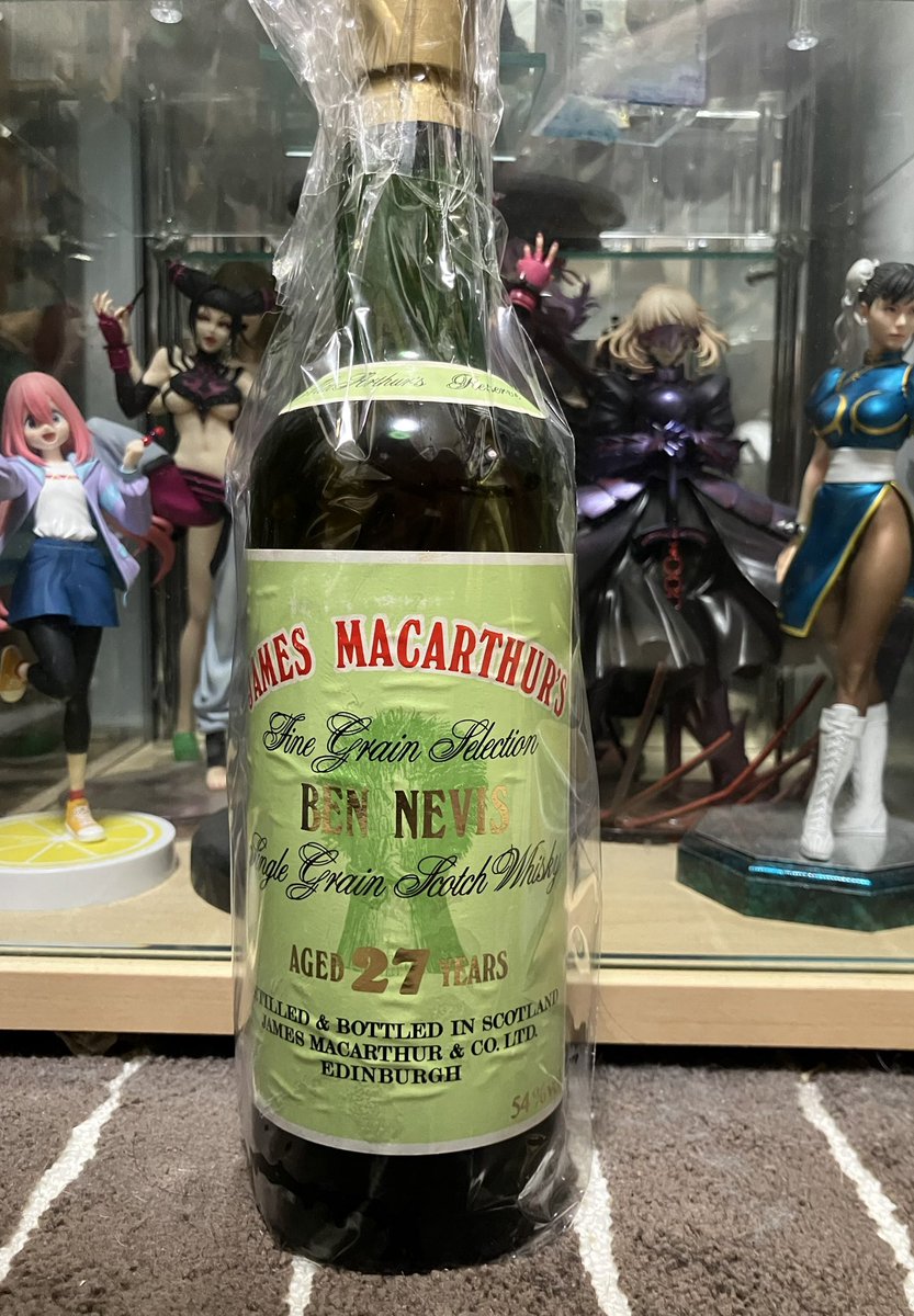 ベンネヴィスはベンネヴィスでもモルトではなく、グレーンのベンネヴィスを買っちゃいましたΣ(･ω･ﾉ)ﾉ

また飲むのが楽しみな1本が増えました(´ω｀)