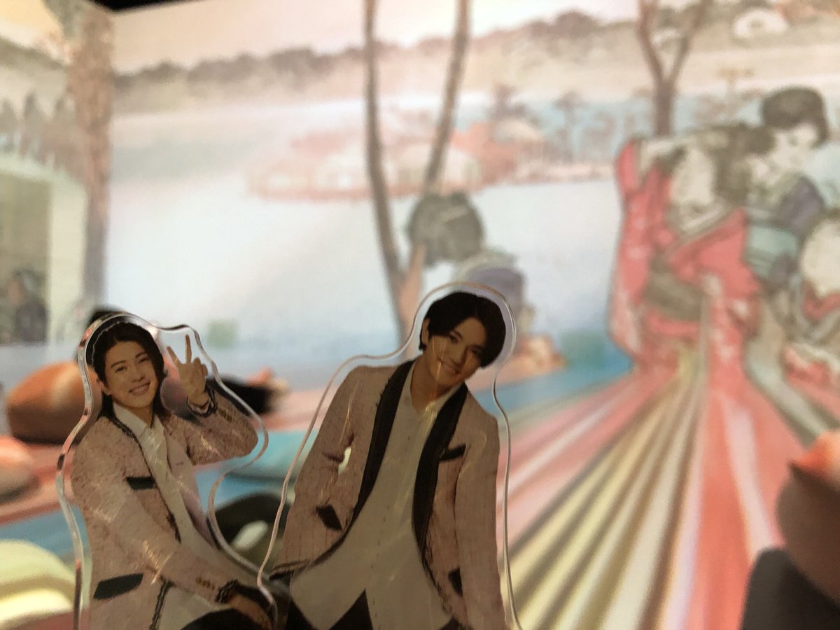 knno61724's tweet photo. ミュージカル終わってから
Inmersive Museum OSAKAへ
大きいクッションに寝そべって埋もれて
正門くんの声を聴きながら絵画に没入する
癒しの空間だった✨
もっと長くてもいいのに～もっと聴いて浸ってたいな～と思った💙
#Inmersive Museum OSAKA
#Aぇ! group
#正門良規 https://t.co/Yu4j90W0Ll