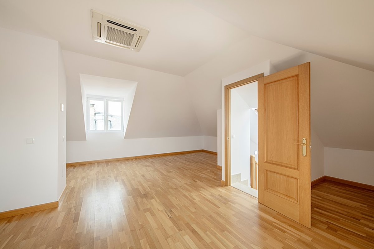 LoopAirCon's tweet image. Just when you thought your loft room was too hot to enter, air conditioning comes to the rescue!
loopairconditioning.co.uk/home-air-condi…
#loftroom #loftspace #loftconversion #airconditioning