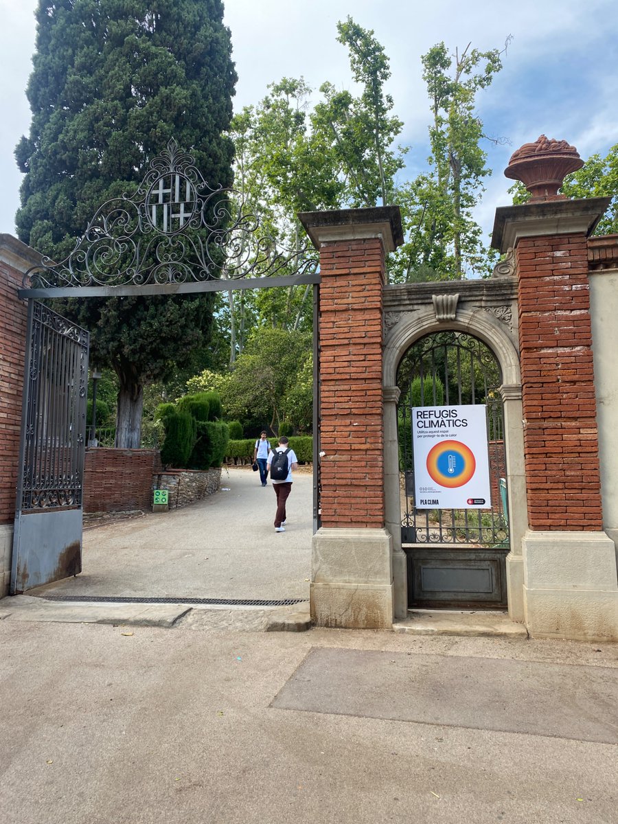 Recuperem Park Güell (@recupparkguell) on Twitter photo Avui hem comprovat que segons <a href="/bcn_ajuntament/">Ajuntament de Barcelona</a> el #ParkGüell sí està considerat Refugi Climàtic. Sabeu però per què no hi posen el cartell com sí fa a la resta de parcs? Possiblement perquè la ciutadania no el reclami i no hi acudim en massa, veurem… Avui hem comprovat que segons <a href="/bcn_ajuntament/">Ajuntament de Barcelona</a> el #ParkGüell sí està considerat Refugi Climàtic. Sabeu però per què no hi posen el cartell com sí fa a la resta de parcs? Possiblement perquè la ciutadania no el reclami i no hi acudim en massa, veurem…