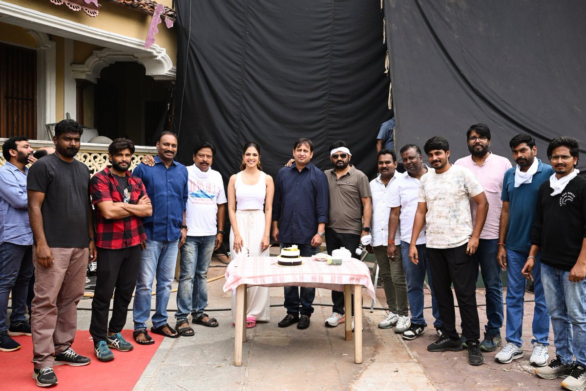 The RajaSaab (@rajasaabmovie) on Twitter photo A Sweet celebration from the sets of #TheRajaSaab ❤️
Team joined in to wish the man behind the scenes and Creative Producer <a href="/SKNonline/">SKN (Sreenivasa Kumar)</a> a joyful year ahead ✨
#HappyBirthdaySKN
#TheRajaSaabOnDec5th
#Prabhas <a href="/DirectorMaruthi/">Director Maruthi</a> <a href="/MalavikaM_/">Malavika Mohanan</a> <a href="/peoplemediafcy/">People Media Factory</a> <a href="/MusicThaman/">thaman S</a> A Sweet celebration from the sets of #TheRajaSaab ❤️
Team joined in to wish the man behind the scenes and Creative Producer <a href="/SKNonline/">SKN (Sreenivasa Kumar)</a> a joyful year ahead ✨
#HappyBirthdaySKN
#TheRajaSaabOnDec5th
#Prabhas <a href="/DirectorMaruthi/">Director Maruthi</a> <a href="/MalavikaM_/">Malavika Mohanan</a> <a href="/peoplemediafcy/">People Media Factory</a> <a href="/MusicThaman/">thaman S</a>
