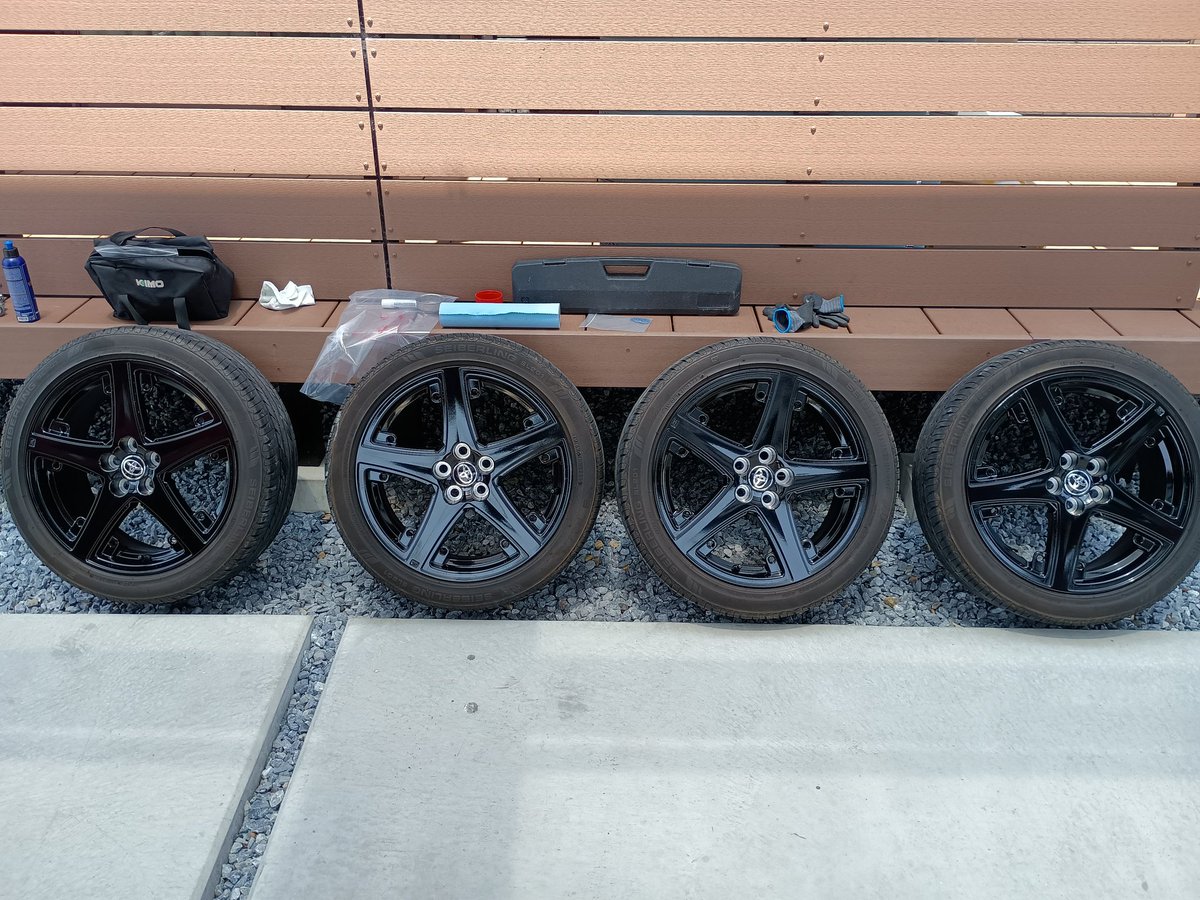 kai2754's tweet photo. 今日は50プリのボロボロアクセントピース剥ぎ取ってホイール軽く磨いてコーティングした
新しいアクセントピース届いたら付けよ😎 https://t.co/waxkbhrW92