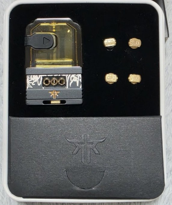 ScatPack11's tweet image. 今日昼休みにフレーバーキッチンに伺い、ThunderCloud Requiem Boro RBA サンダークラウド レクイエム ボロ タンク 
リミテッドエディションを購入してきました。
久し振りにボロタンク購入しました。
ビルド出来るなか？
週末はこちらを持って行こうか？
#ThunderCloud 
#Boro 
#RBA 
#flavorkitchen