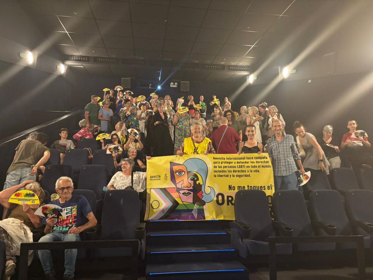 🏳️‍🌈 Con motivo del Orgullo LGTBI 2025, Amnistía Internacional proyectó la película pakistaní “Joyland” en Cines ARCCA. Alrededor de cien personas acudieron a este acto, según los organizadores. La película cuenta la historia de un joven que se enamora una estrella transexual.
