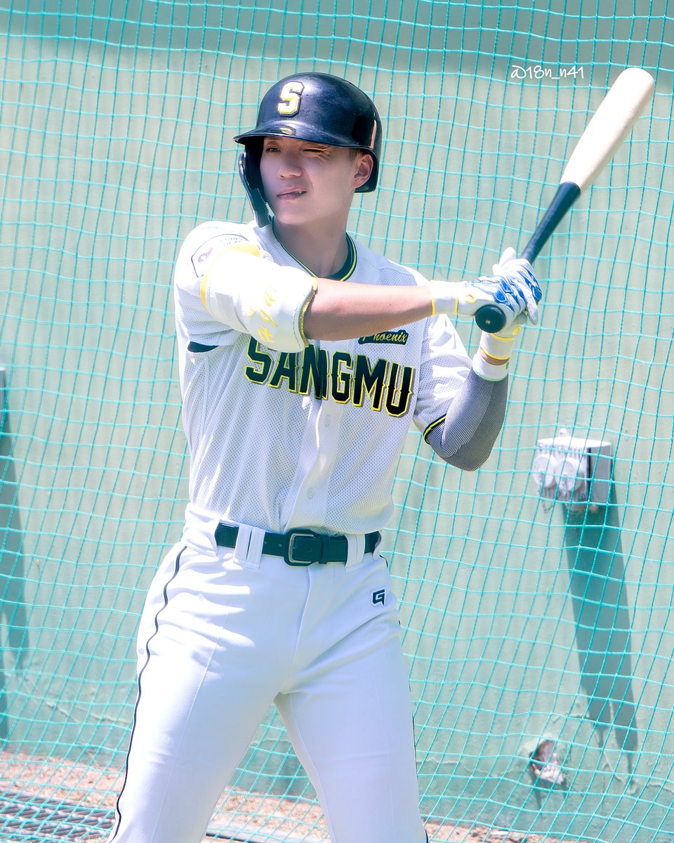 20250705 문경 국군체육부대 #상무피닉스 #김현준 

대기타석에서도 습관😉