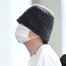houriyng's tweet image. it’s him and his Large beanie against the world