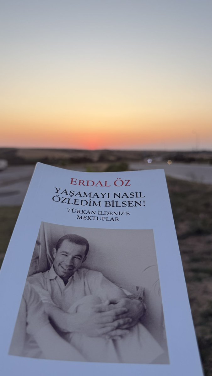 "Uyanıp kalkınca çocuk olmalarım var benim."
İşte en güzel uykulardan uyandım: Çocuk gibi uyanınca Ankara bile güzel oluyor.
#erdalöz #mektup #Kitapalıntısı #kitap