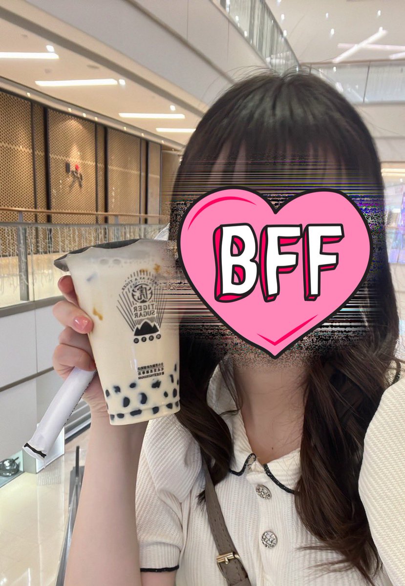 タピオカ持ってネイル撮ろうとしたら指短くて写んにゃい🐈⸒⸒⸒⸒