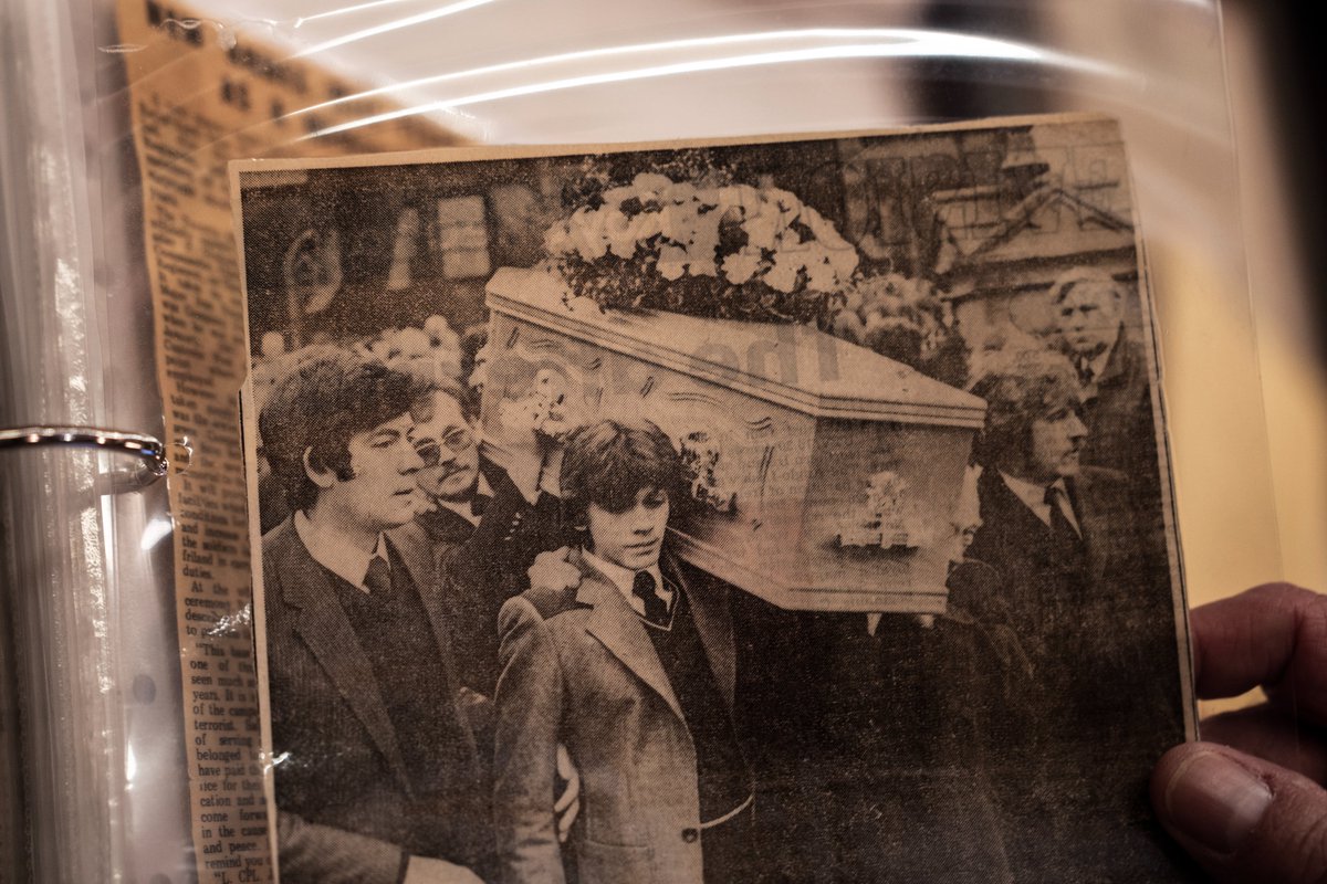 cabinetofficeuk's tweet image. Ivan Toombs lost his life when he was shot by an IRA terrorist at his place of work in 1981.
Today, we recognise his sacrifice, bravery and service to his community by awarding the Elizabeth Emblem to his family.
gov.uk/government/new…