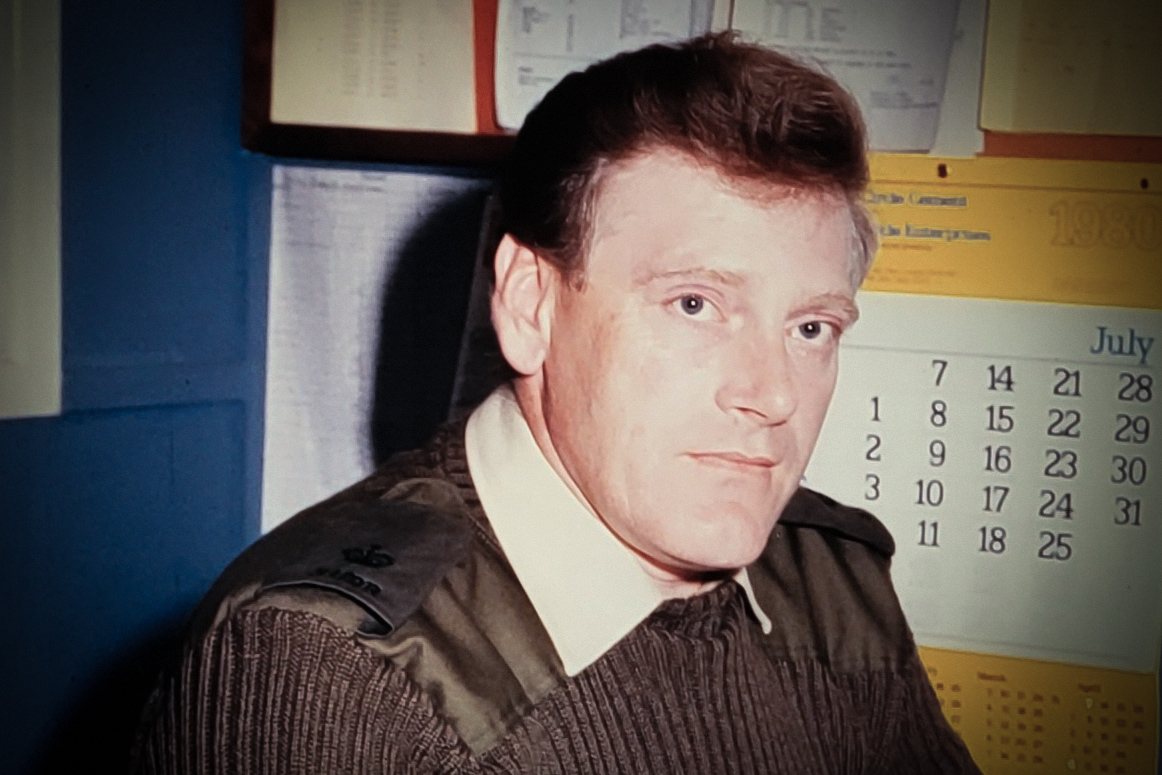 cabinetofficeuk's tweet image. Ivan Toombs lost his life when he was shot by an IRA terrorist at his place of work in 1981.
Today, we recognise his sacrifice, bravery and service to his community by awarding the Elizabeth Emblem to his family.
gov.uk/government/new…