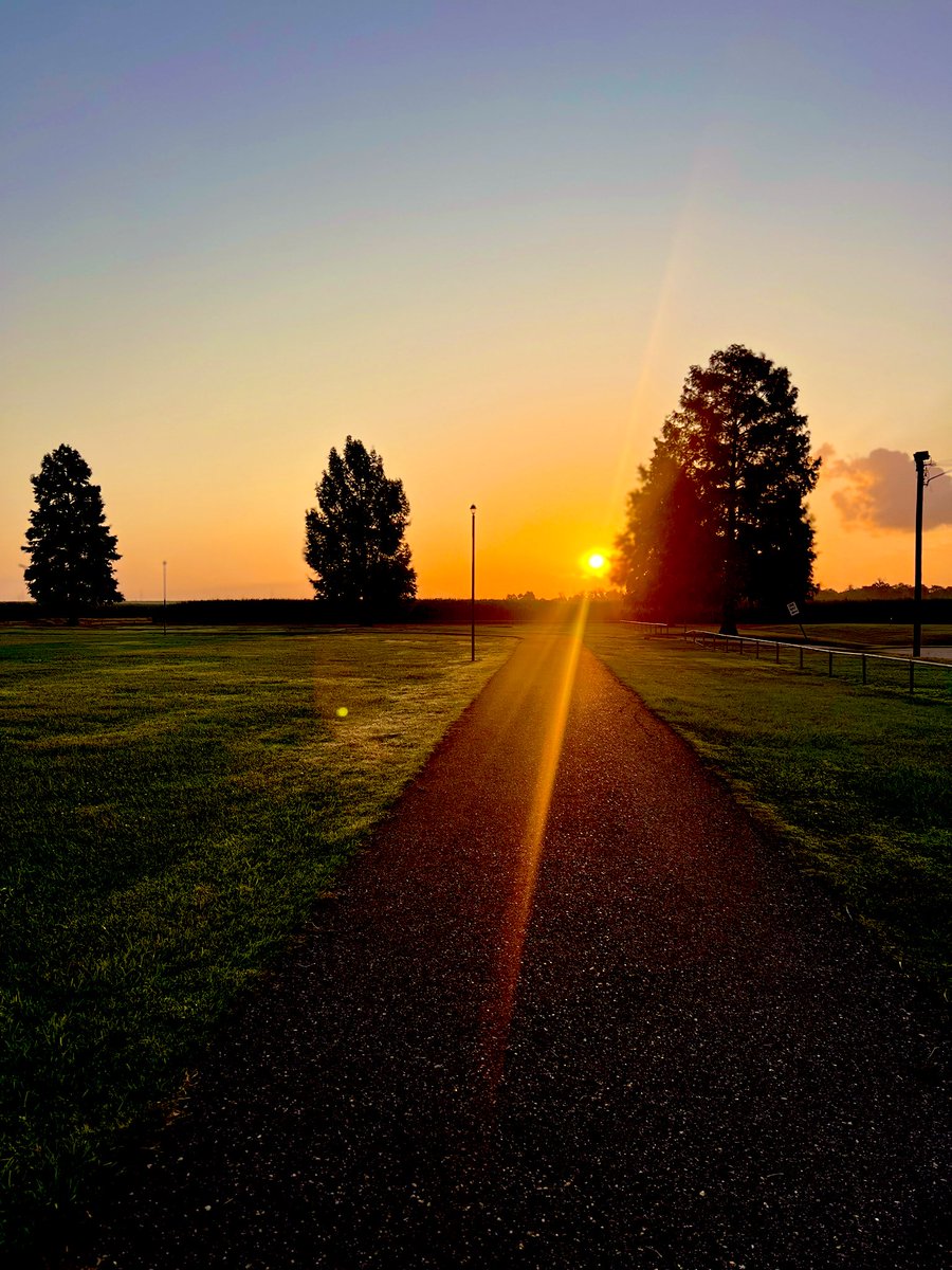 Good morning. ☀️ 
Don’t look back.