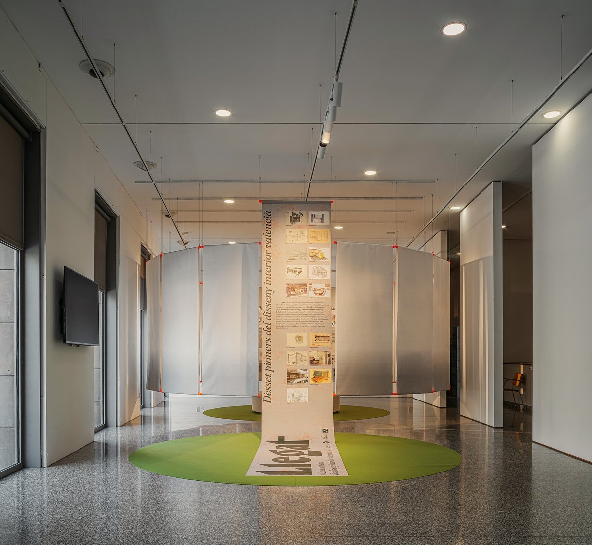 CDICV's tweet photo. Última semana de ‘LLEGAT. Dèsset pioners del disseny interior valencià’

@ArxiuD 
@EASDvalencia 
@actiu 

Diseño gráfico y expositivo: Samaruc Estudio

📸 Fran Álvarez

+info: https://t.co/xD9r2LsIQt

#CDICV #design #interiordesign https://t.co/FepfikcOad