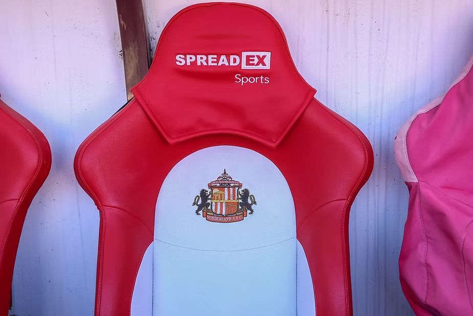 TRANSFER ROUNDUP

One of our players has departed on loan for the Scottish Premier League, an incoming deal nears completion and we’ve put in a bid for a player at one of Spain’s top clubs, as well as more news surrounding our transfers in this roundup.

AOUCHICHE TO ABERDEEN