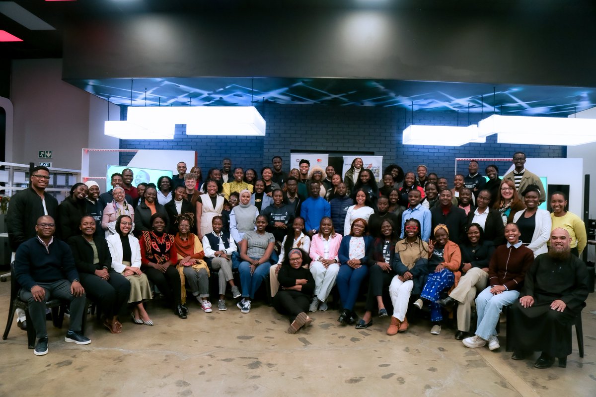 TshimologongIT's tweet image. Day 4 at the University of Edinburgh Climate Enterprise School was truly inspiring.
Students took the stage to pitch their innovative ideas to a panel of expert judges.
The day wrapped up on a high note as the top teams were recognised for their outstanding contributions.