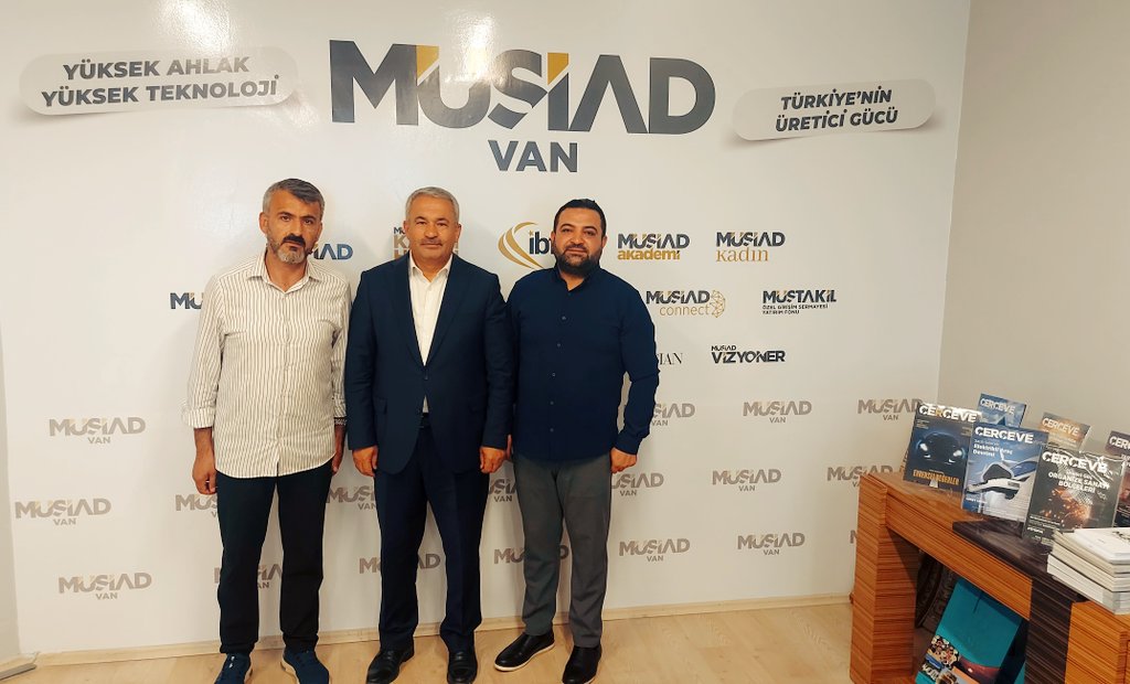 MÜSİAD Van (@musiadvan) on Twitter photo Van Ak parti eski gençlik kolları başkanı Eyüp ACAR ve Faruk SEKVAN beyler derneğimizi ziyaret ettiler. Yeni yönetim kurulana hayırlı olsun ziyaretinde bulundular. Nazik ziyaretlerinden dolayı kendilerine çok teşekkür ederiz. <a href="/BurhanOzdemirTR/">Burhan Özdemir</a> <a href="/aaras65/">Abdullah Aras</a> <a href="/MUSIAD/">MÜSİAD</a> Van Ak parti eski gençlik kolları başkanı Eyüp ACAR ve Faruk SEKVAN beyler derneğimizi ziyaret ettiler. Yeni yönetim kurulana hayırlı olsun ziyaretinde bulundular. Nazik ziyaretlerinden dolayı kendilerine çok teşekkür ederiz. <a href="/BurhanOzdemirTR/">Burhan Özdemir</a> <a href="/aaras65/">Abdullah Aras</a> <a href="/MUSIAD/">MÜSİAD</a>